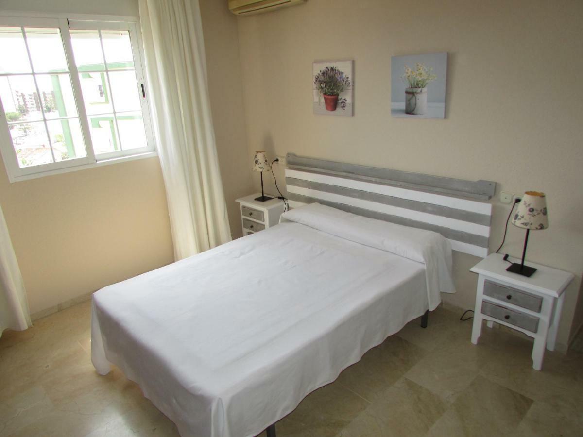 Apartamento Del Mar Apartment Фуeнхирола Екстериор снимка