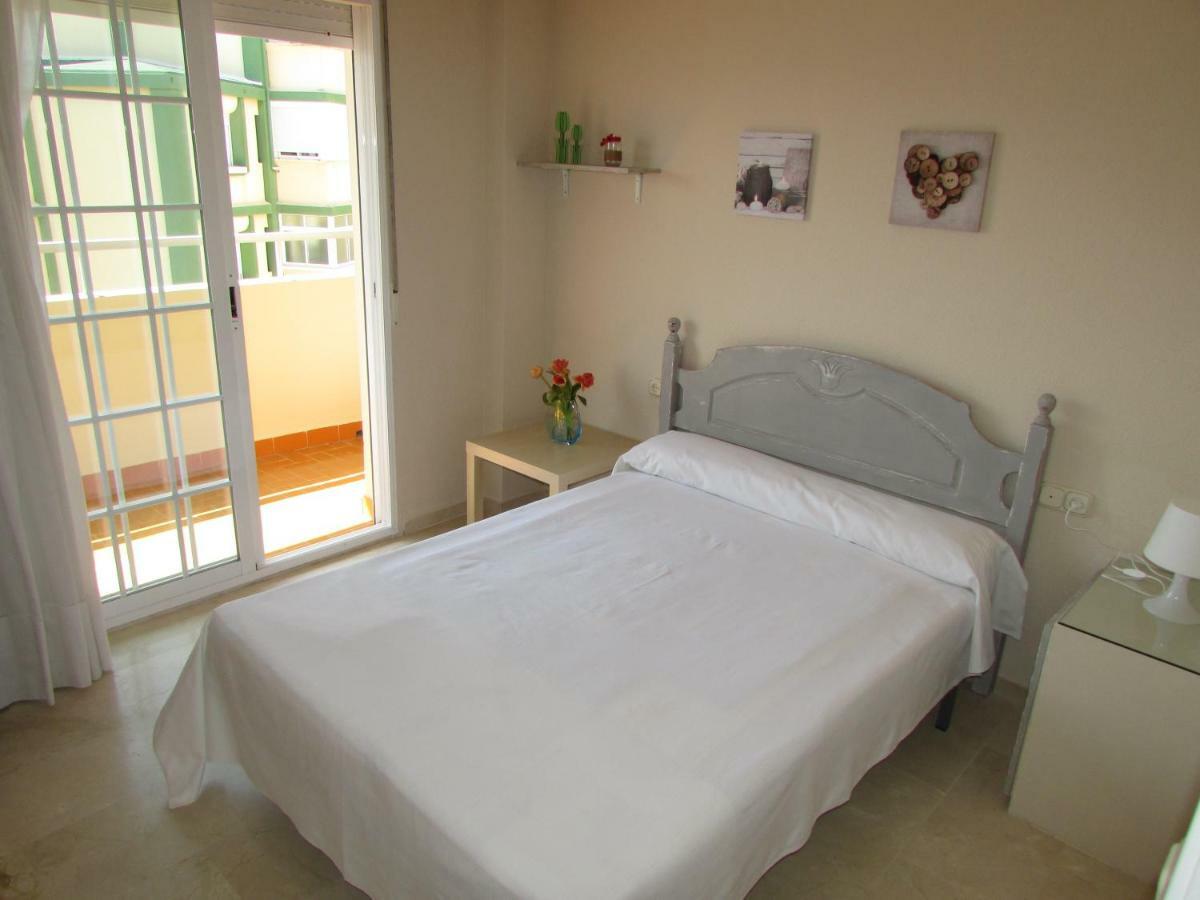 Apartamento Del Mar Apartment Фуeнхирола Екстериор снимка